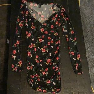 Cute floral dress with long sleeves